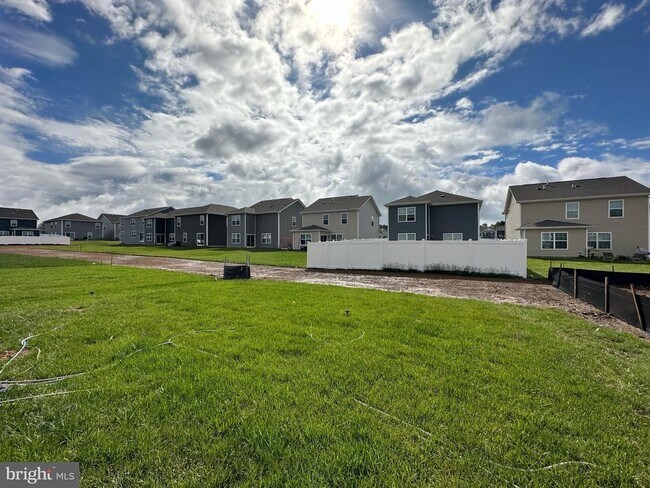 Building Photo - 124 Charing Cross Dr
