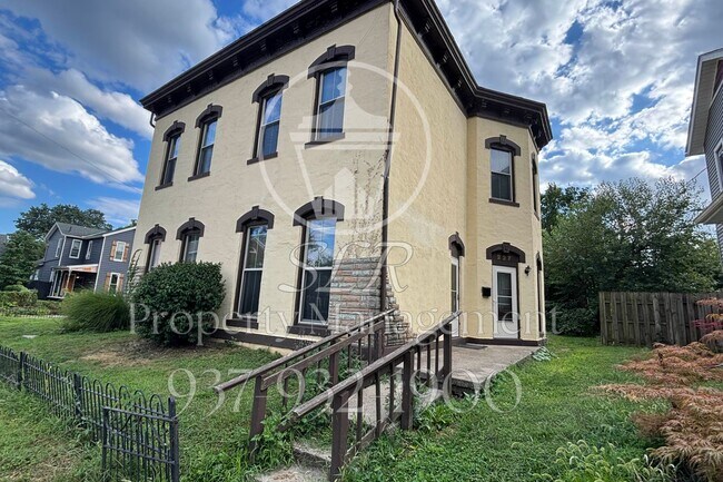 Primary Photo - 227 James St