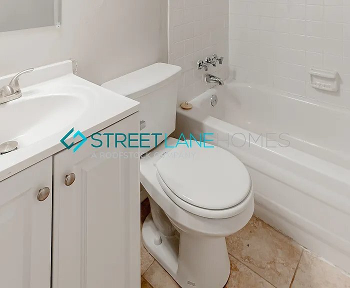 Building Photo - 2428 Amsterdam Dr