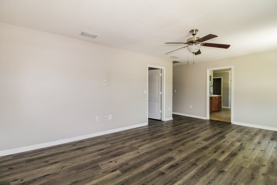 Building Photo - 14471 Finsbury Dr