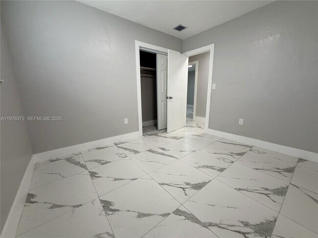 Building Photo - 508 E 23rd St