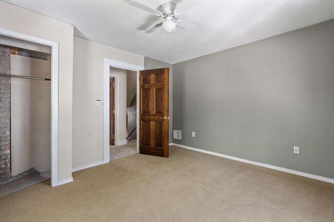 Building Photo - 135 W Hudson Ave