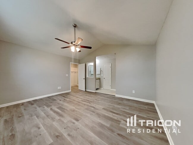 Building Photo - 5099 Marvin Dr