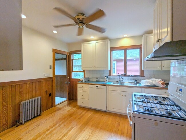 Primary Photo - 138 North St