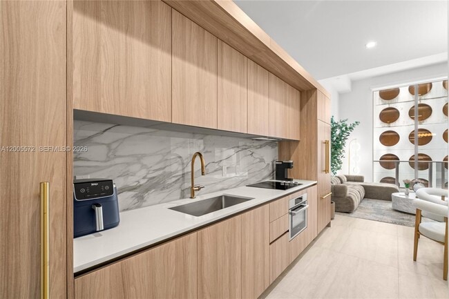 Building Photo - 77 SE 5th St