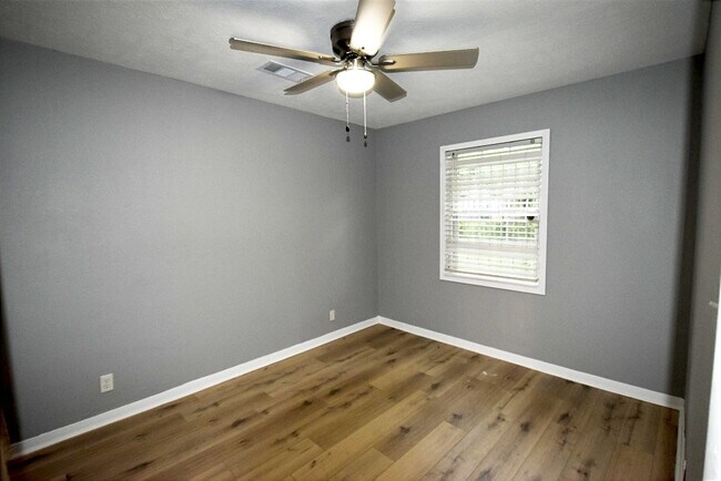 Building Photo - 10213 Fairland Dr