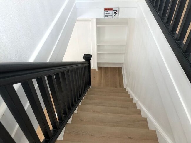 Building Photo - Two Story Home - 7 Bedrooms and 4 Bathroom...