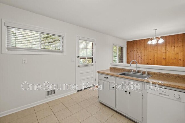 Building Photo - 5070 Crowe Dr SE