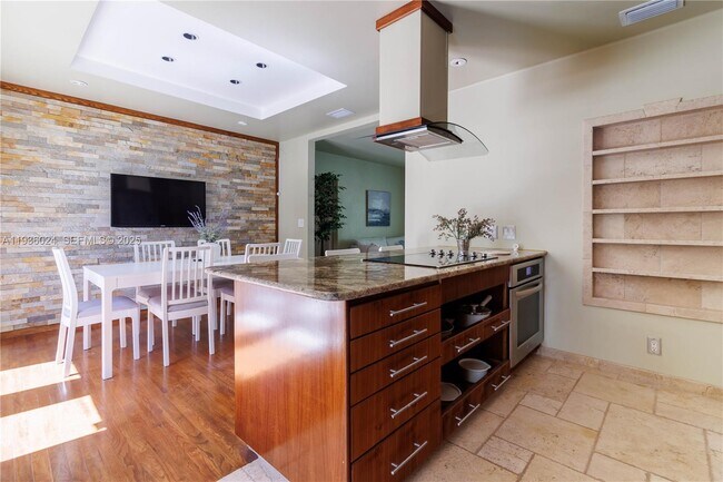 Building Photo - 250 NE 48th St