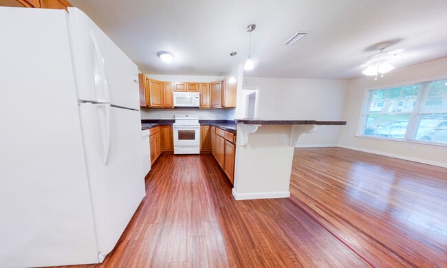 Building Photo - 1904 Karen Ln