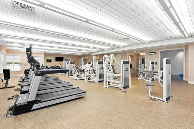 Building Photo - 19900 E Country Club Dr