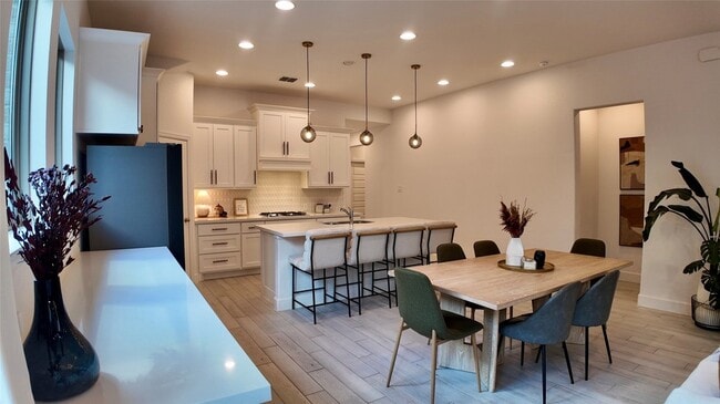 Building Photo - 27127 Cutleaf Daisy Ct