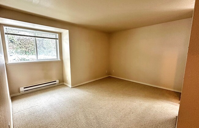 Building Photo - Bellevue Condo: 2BR/2BA Condo with Olympic...