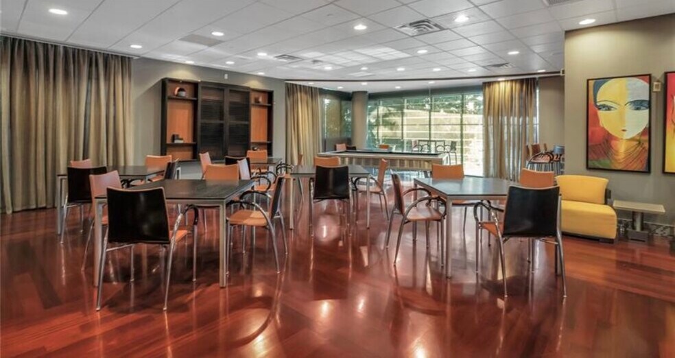 Building Photo - 9401 Collins Ave