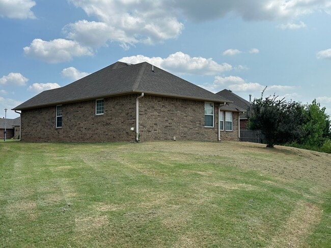 Building Photo - 4428 Peach Tree
