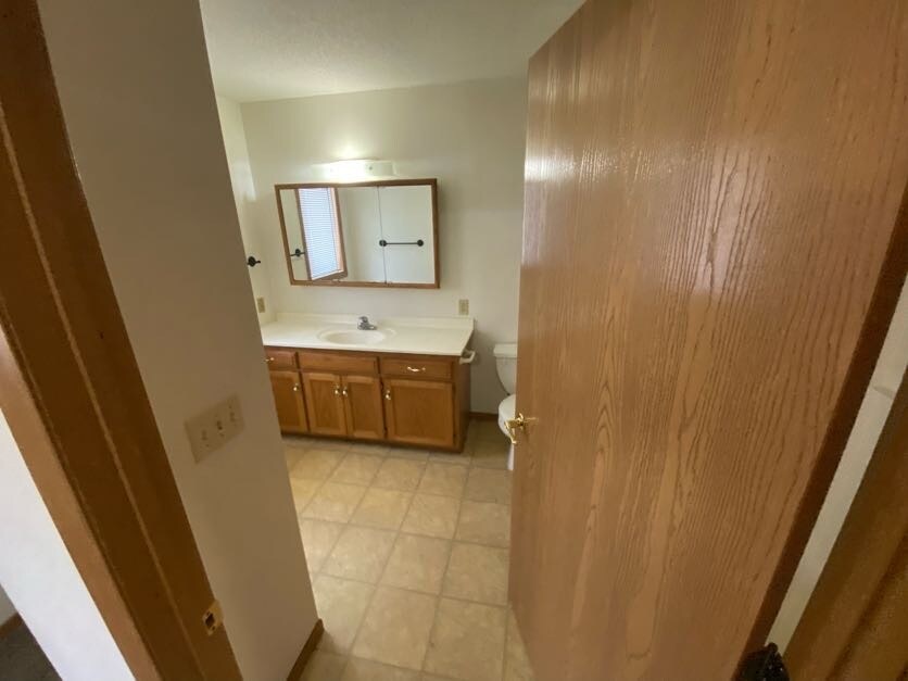 Building Photo - 106 5th Ave S