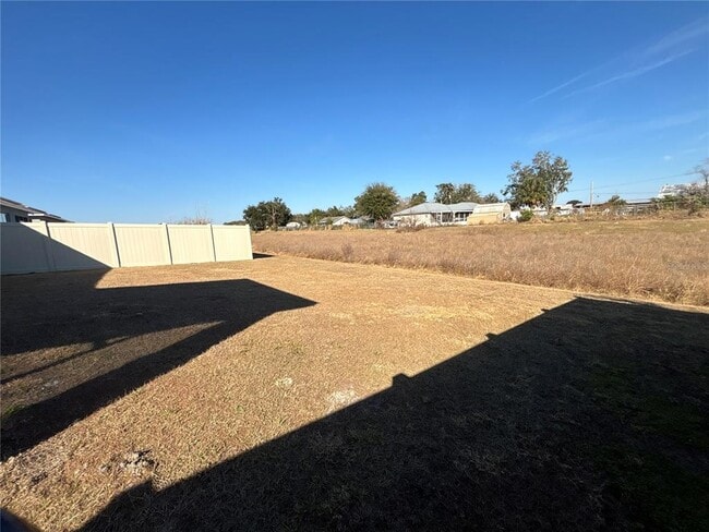 Building Photo - 724 Grove St