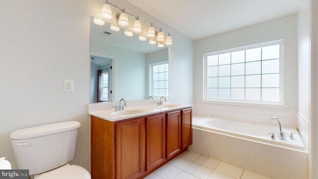 Building Photo - 502 Legrace Terrace NE