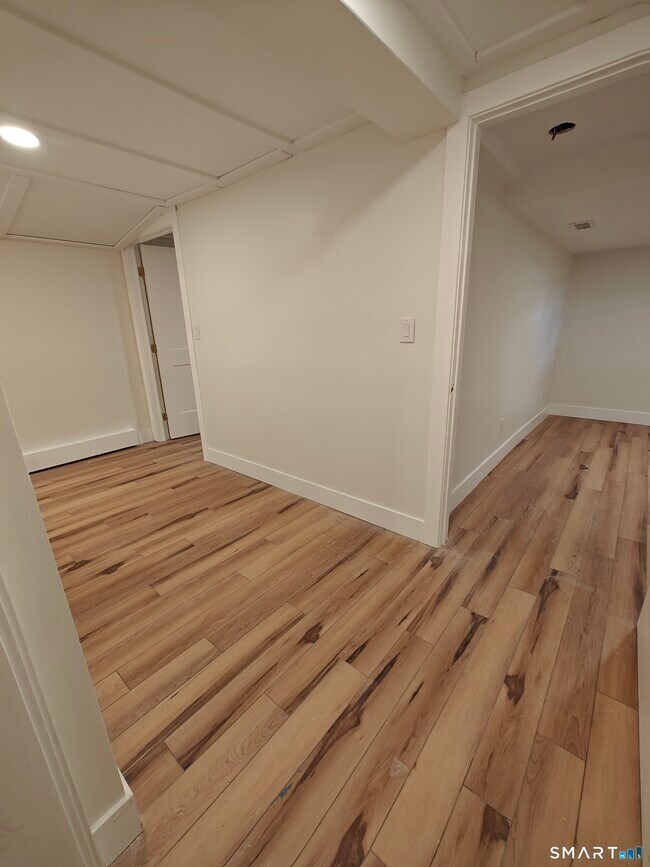 Building Photo - 241 Cricket Knoll