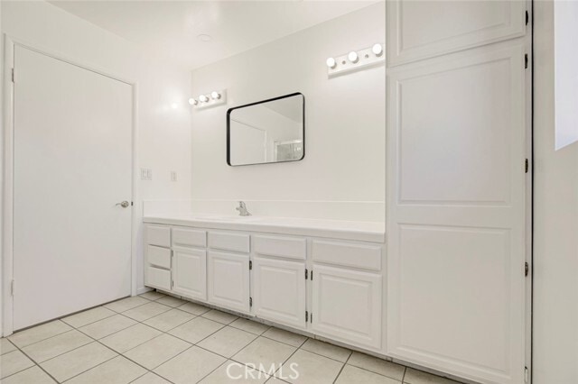 Building Photo - 6011 Bellaire Ave