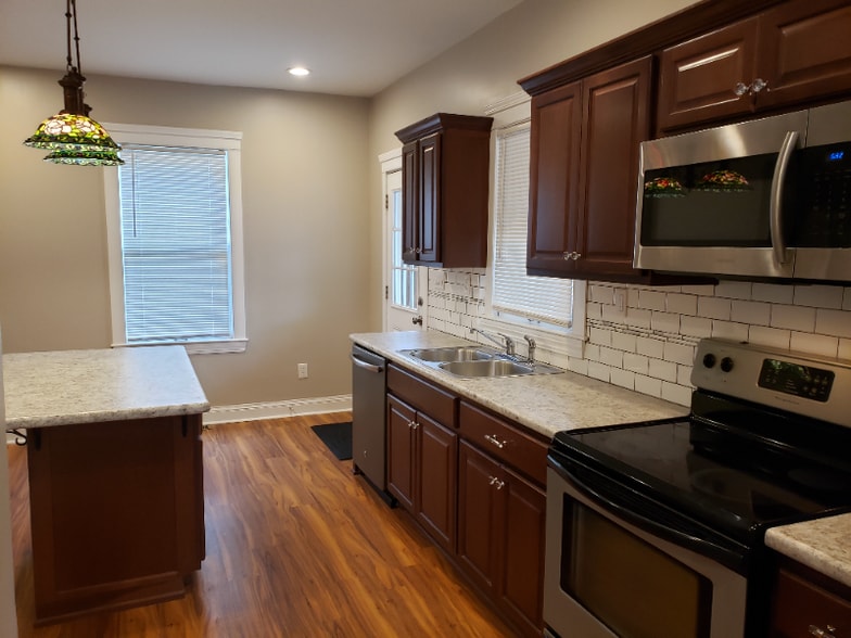 Building Photo - 3192 W 14th St