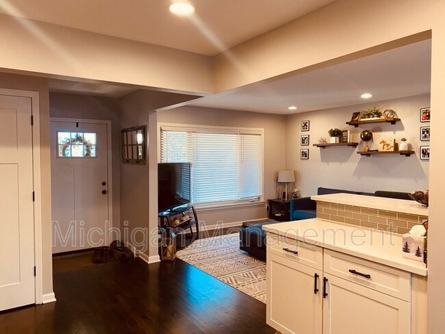 Building Photo - 14505 Shadywood Dr