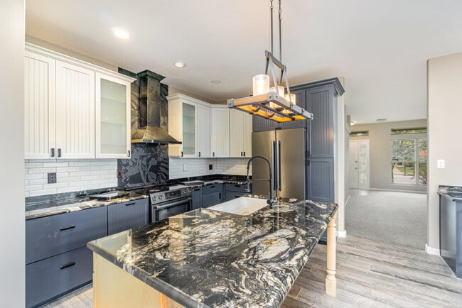 Building Photo - 741 Whispering Brook Trce