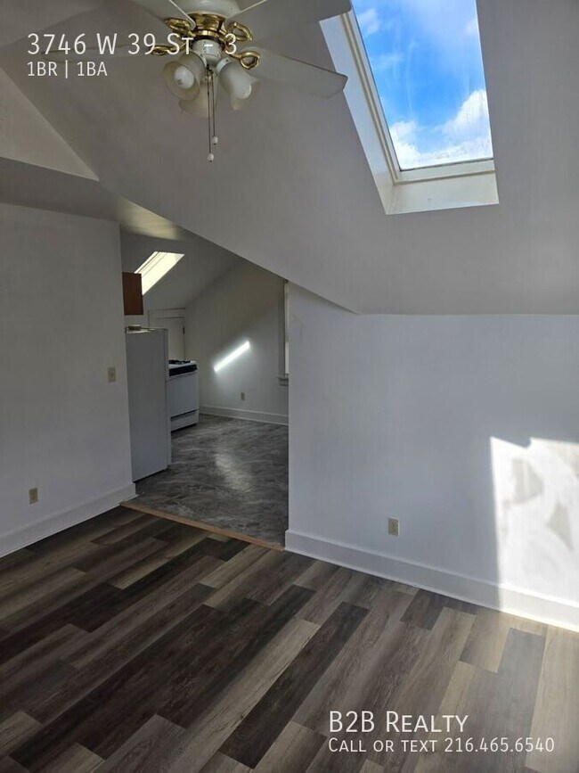 Building Photo - 3746 W 39th St