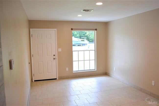 Building Photo - 7145 Pearson Rd