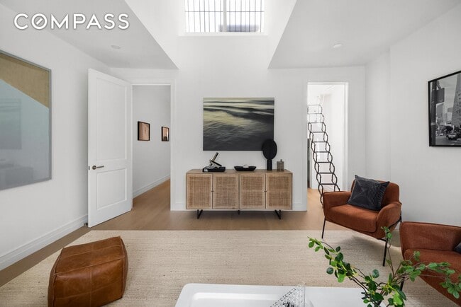 Building Photo - 53 W 85th St