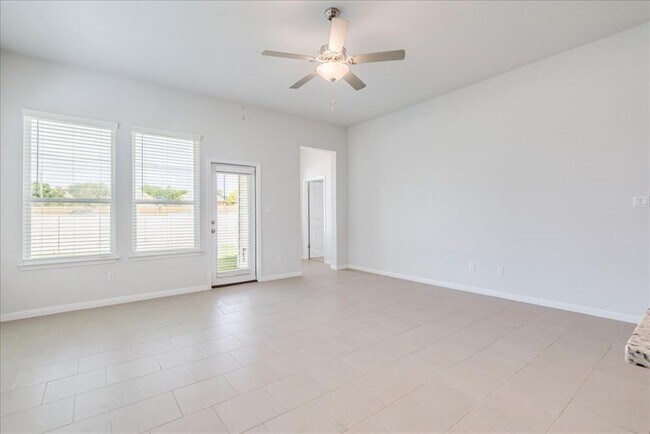 Building Photo - 135 Horseshoe Cove