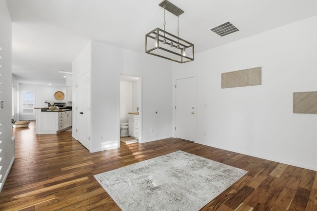 Building Photo - Charming Home in the Heart of Gig Harbor