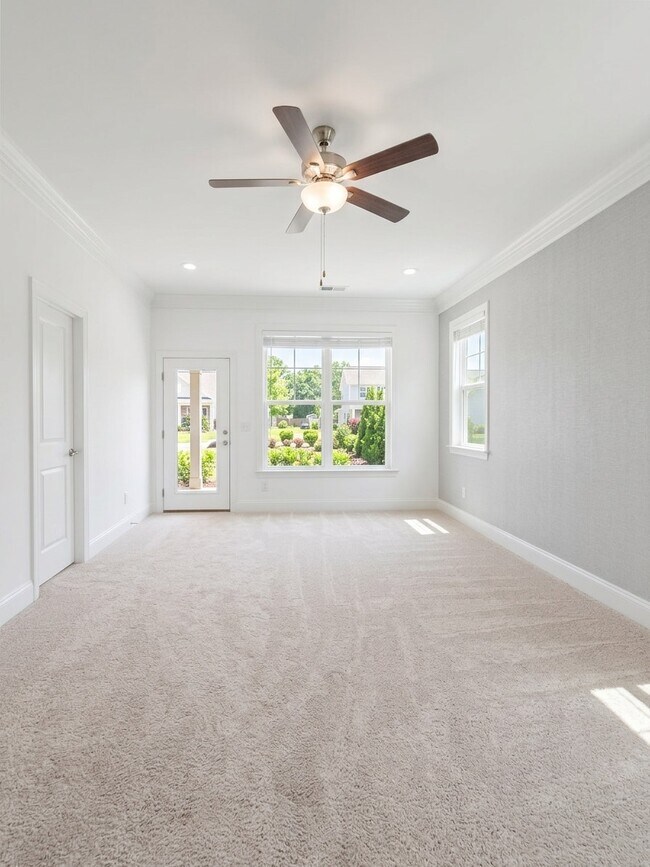 Building Photo - 384 Yardley Ln