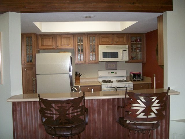 Building Photo - Vacation Rental: Beautiful Country Club To...