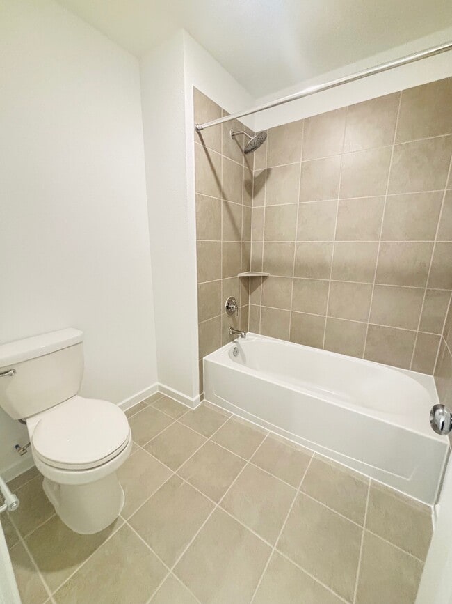 Building Photo - 9714 Periwinkle Chase Dr