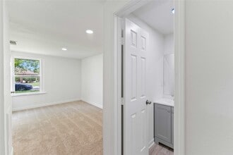 Building Photo - 2101 W Gulf St