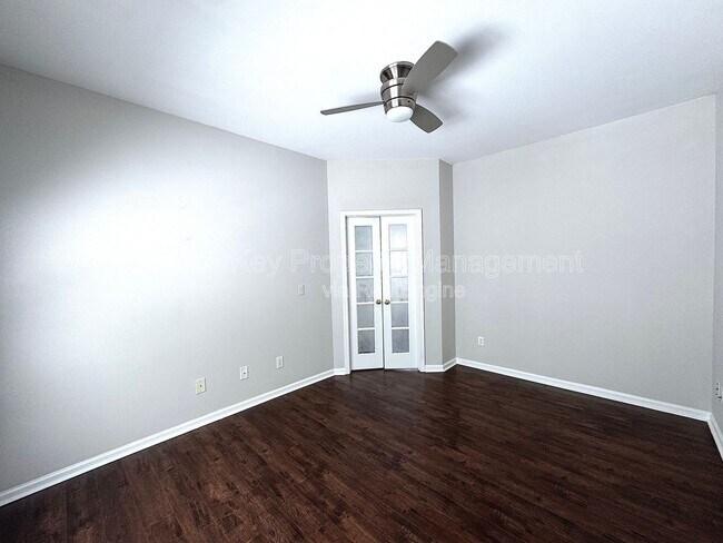 Building Photo - 204 Straywhite Ave
