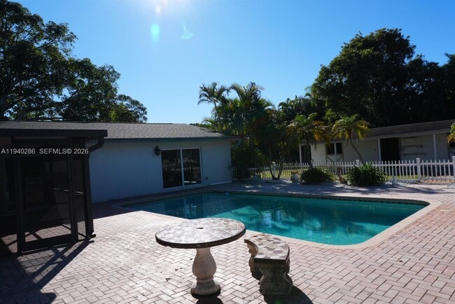 Building Photo - 7601 NW 82nd Terrace