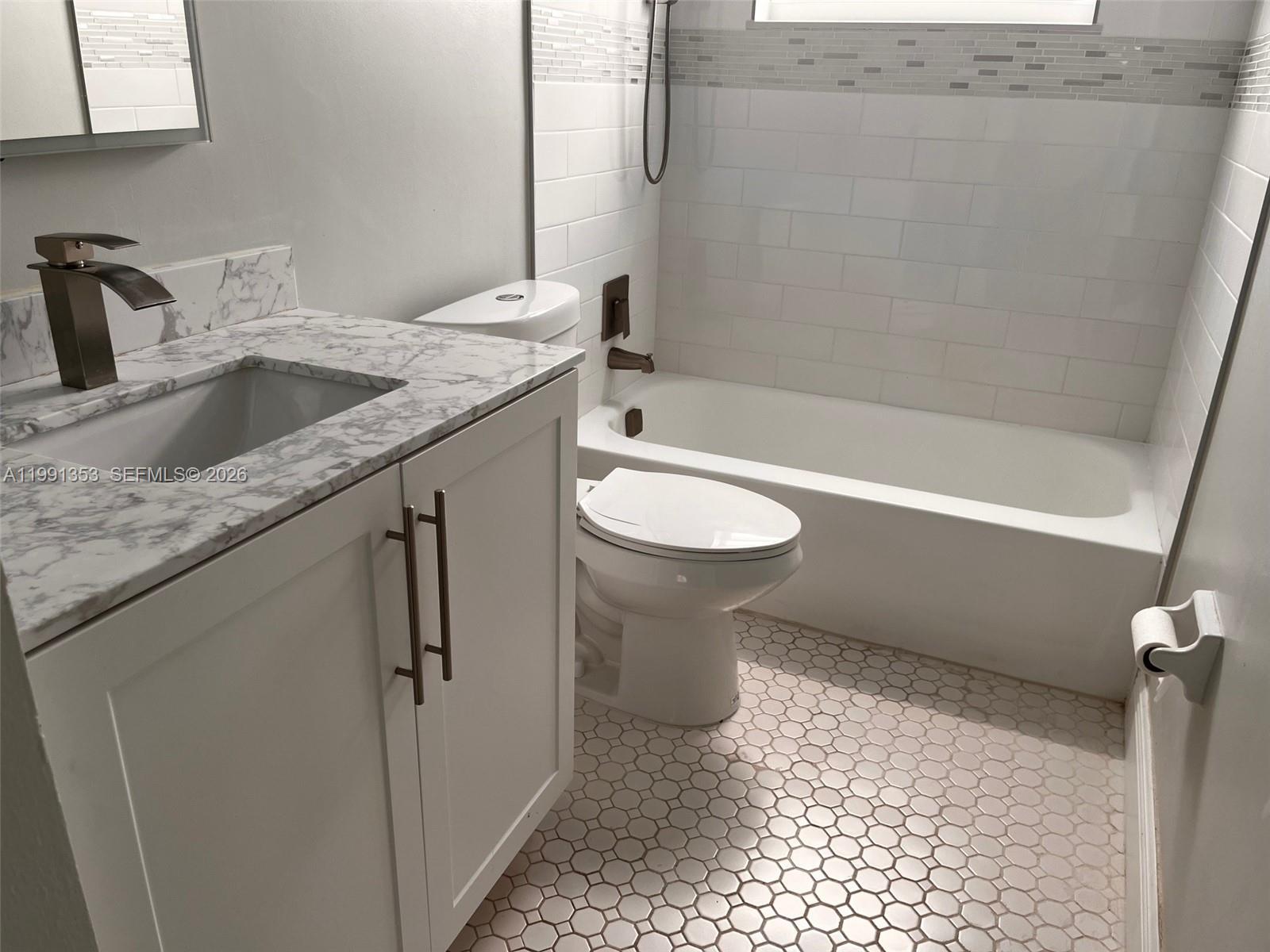 Building Photo - 210 NW 87th Ave