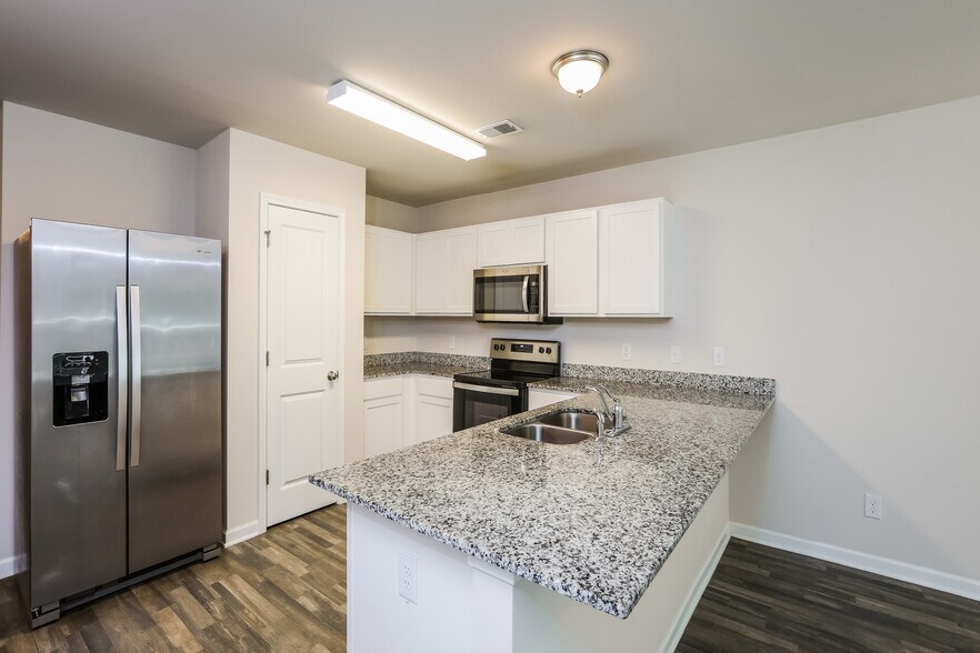Building Photo - 208 Saddle Brooke Trce