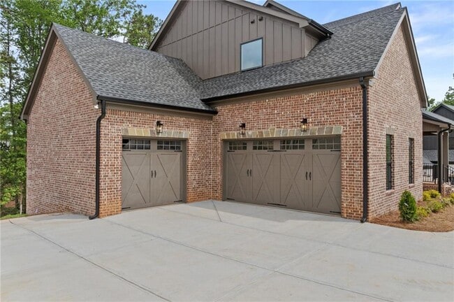 Building Photo - 6120 Hutchins Dr