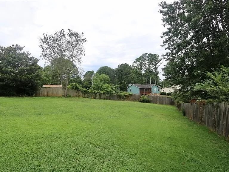 Building Photo - 3132 Robindale Rd