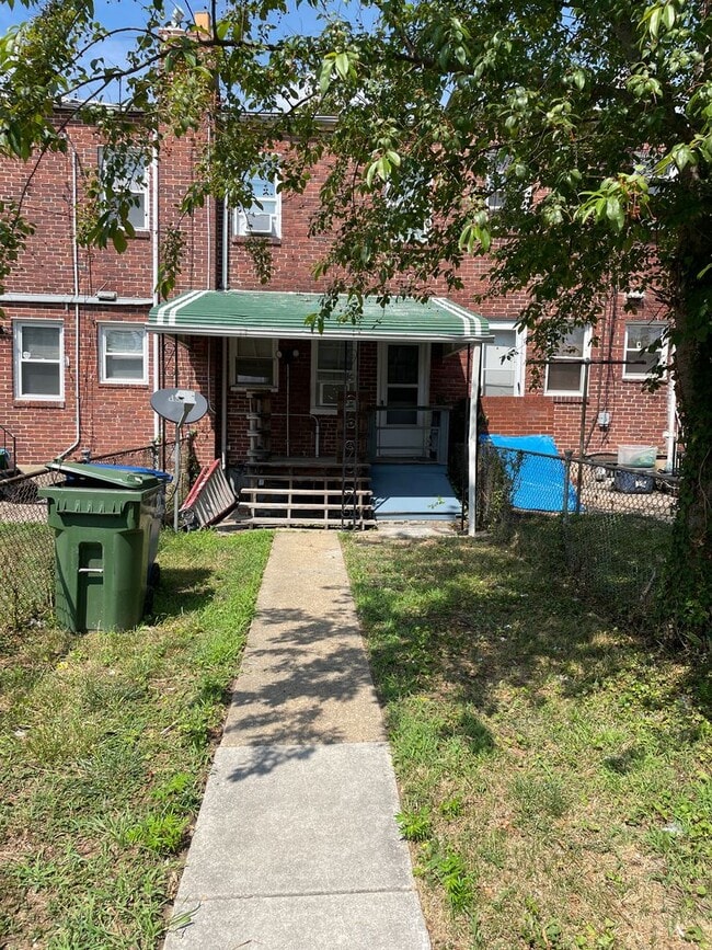 Building Photo - Two-Bedroom Home in Baltimore