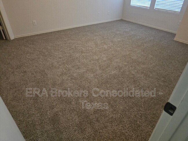 Building Photo - 7927 Horse Hollow