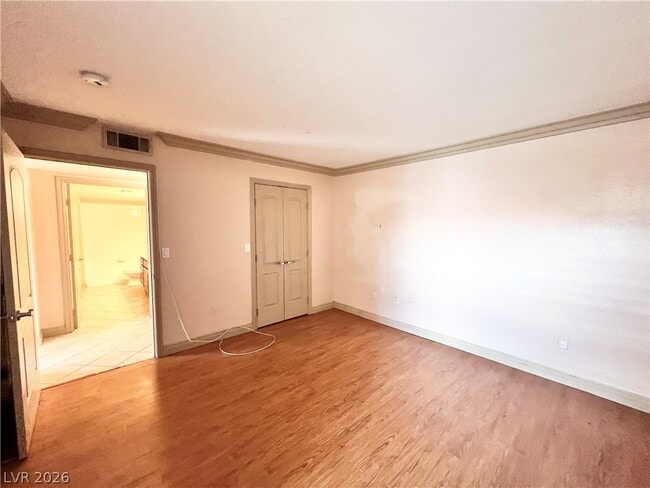 Building Photo - 1150 N Buffalo Dr