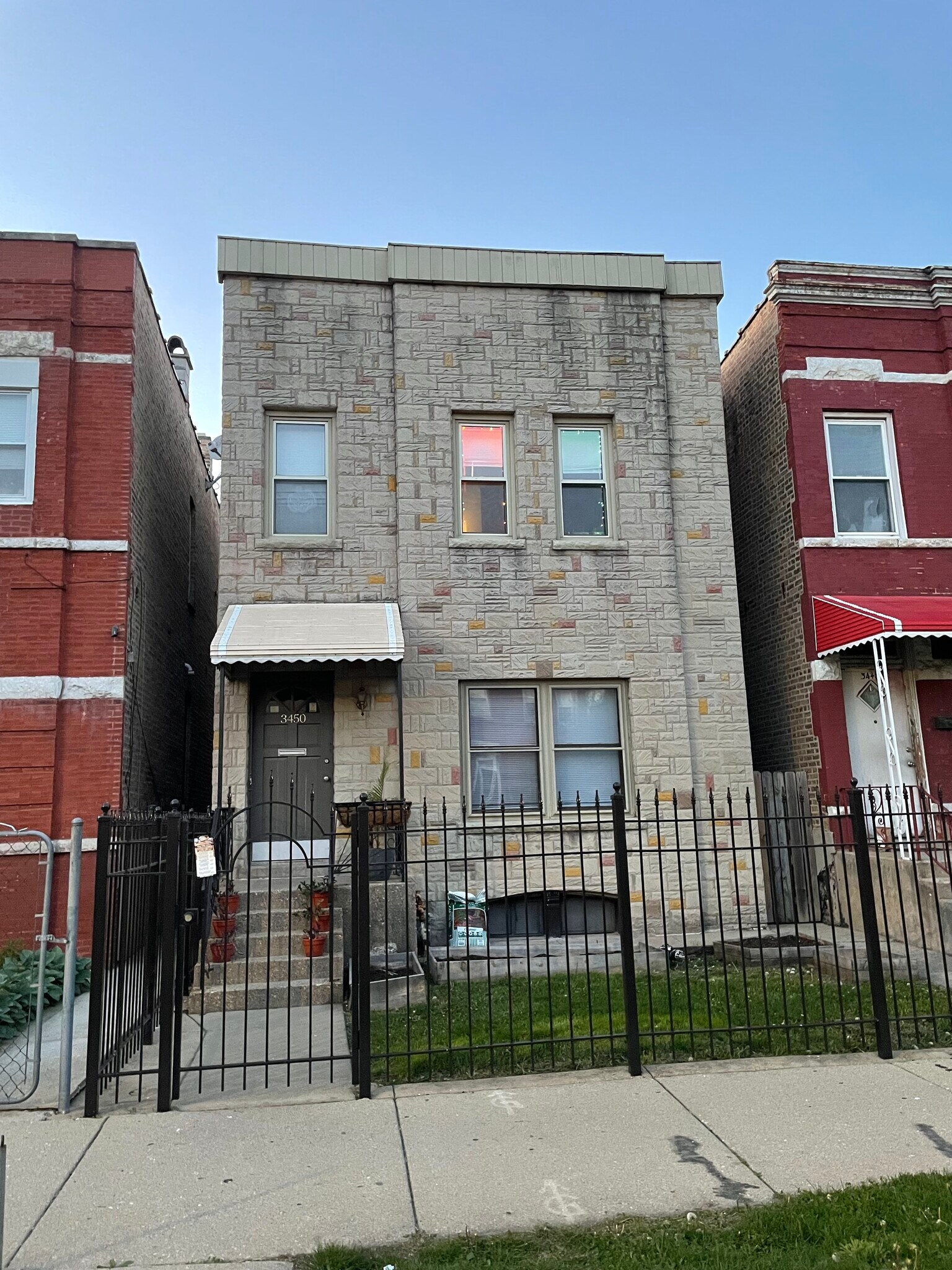 Building Photo - 3450 W Le Moyne St