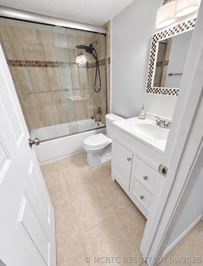 Building Photo - 4039 Palm Bay Cir