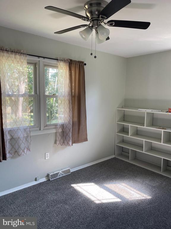 Building Photo - 104 Linden Ln