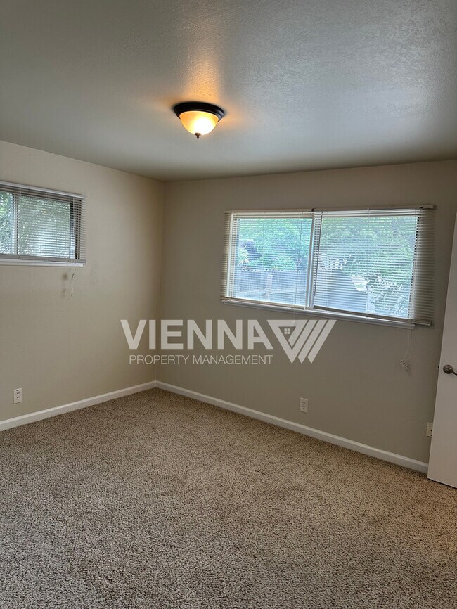 Building Photo - 5280 5th St