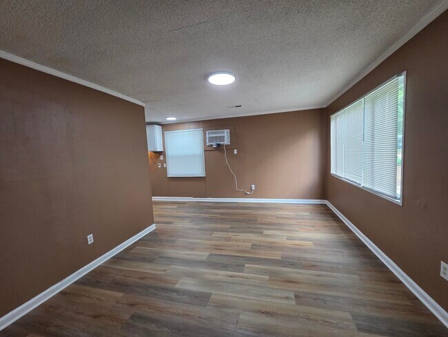 Building Photo - 3263 Baskin St